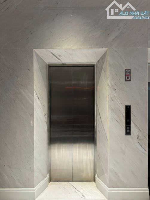 Chính chủ bán nhà phố HXH 8m ngay Nguyễn Chí Thanh - Nguyễn Tri Phương (8x19m) Q5, giá: 32 - 1