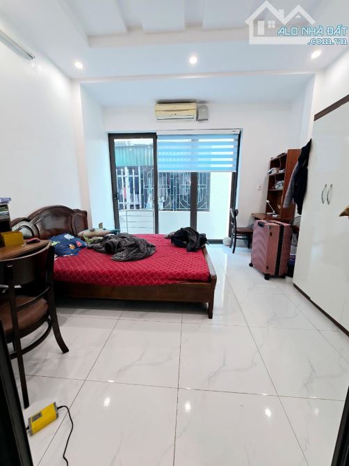 BÁN NHÀ ĐƯỜNG PHÚC LỢI 40M2, 3 TẦNG, 6 TỶ DÂN XÂY CHẮC CHẮN, VỊ TRÍ HIẾM. - 1
