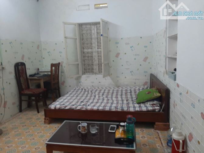 Cho thuê nhà Thái Thịnh 2 tầng x 60m2, 3 ngủ, 8 triệu ưu tiên ở gia đình - 1