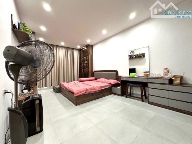 Bán nhà Phạm Văn Đồng, DT 40m, MT 4m, lô góc thoáng sáng, ô tô đỗ, gần công viên. - 1