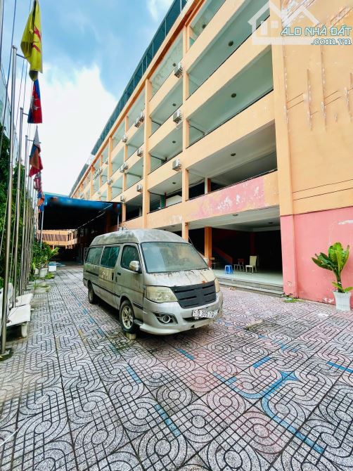 BÁN TRƯỜNG HỌC 5 TẦNG 5.000M2 NGAY PHAN VĂN HỚN- TRƯỜNG CHINH 60X80 CHỈ 220 TỶ - 2