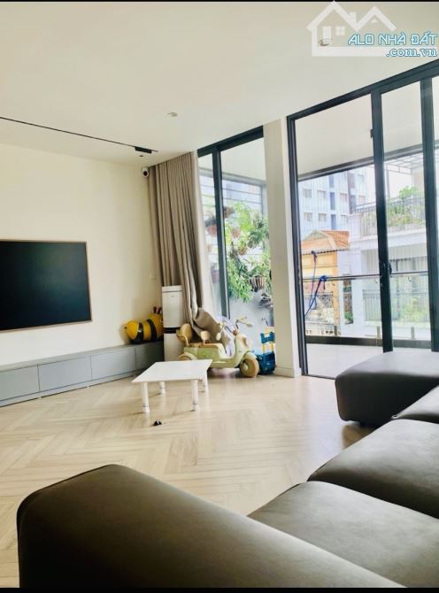 Bán nhà KHU HOÀNG CẦU 90m2, 7 tầng thang máy - 2 mặt thoáng -Ô TÔ tránh - KD nhộn nhịp - 1