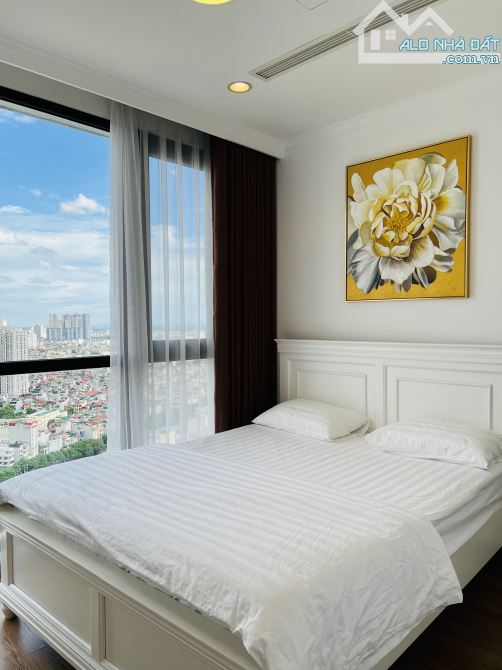 Hot ! Cho thuê căn hộ Eurowindow Trần Duy Hưng. 140m2. 3PN full đồ chỉ  20tr/th - 1
