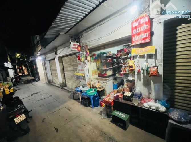 Cổ Nhuế ngõ thông kinh doanh sầm uất . gần chợ . trường học các cấp - 1