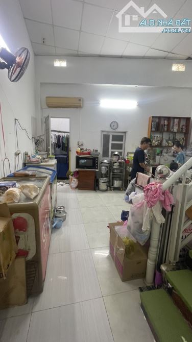 Cần bán gấp nhà gần mặt tiền Dương Bá Trạc (P1, Q8) gần 100m2 [3.8m x 25m] chỉ 6 tỷ 8 (TL) - 1