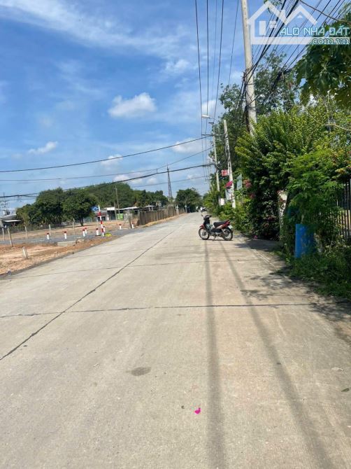 Đất Mặt Tiền 1 sẹc Hương Lộ 2 Bán Ngộp 187m2 (5m x 37m ) đường oto 8m Tân An Hội - CỦ CHi - 1