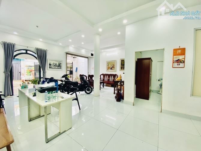 🏡 🏡BIỆT THỰ 2 TẦNG - NGANG BỀ THẾ 8M x 16M - NGAY TRƯỜNG CHINH - NGUYỄN VĂN QUÁ - 1