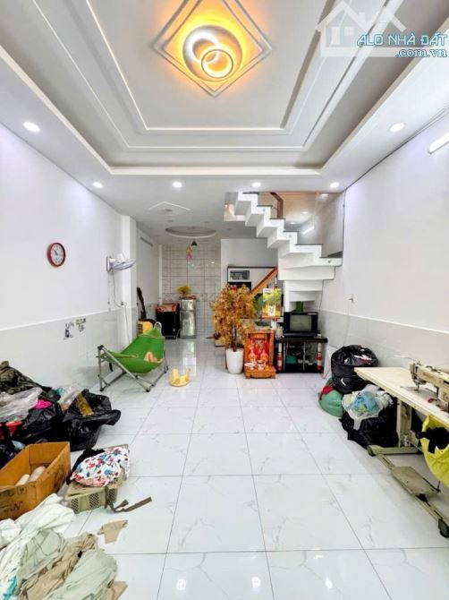 BÌNH TÂN NGAY CHỢ BÌNH LONG - NGANG LỚN 4.5M - 2 TẦNG MỚI ĐẸP - 45M2 - NHỈNH 4 TỶ TL - 1