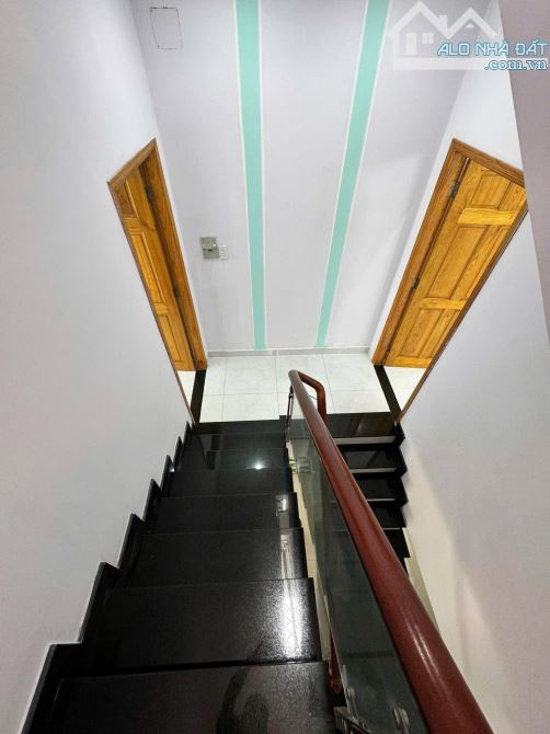 Giảm hẳn 200tr BÁn nhà giáp khu tên lửa Chốt 4ty7 ko tl - 1