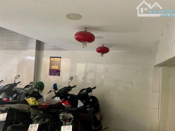 Bán căn hộ dịch vụ, mặt tiền đường ngay trường Cao Đẳng Công Thương - Tăng Nhơn Phú B, Q9. - 1