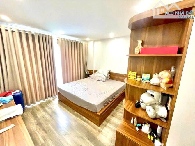 SIÊU PHẨM LÔ GÓC NỞ HẬU PHỐ QUANG LÃM – 2 THOÁNG – 5 TẦNG FULL NỘI THẤT – NGÕ ĐẸP BA GÁC - 1