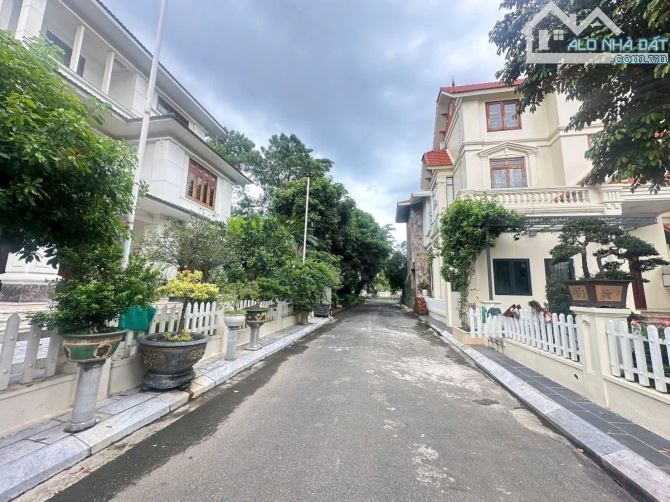 Bán đất biệt thự khu Sông Hồng Thủ đô, Vĩnh Yên, Vĩnh Phúc. Giá chỉ 31,5 triệu/m2 - 1