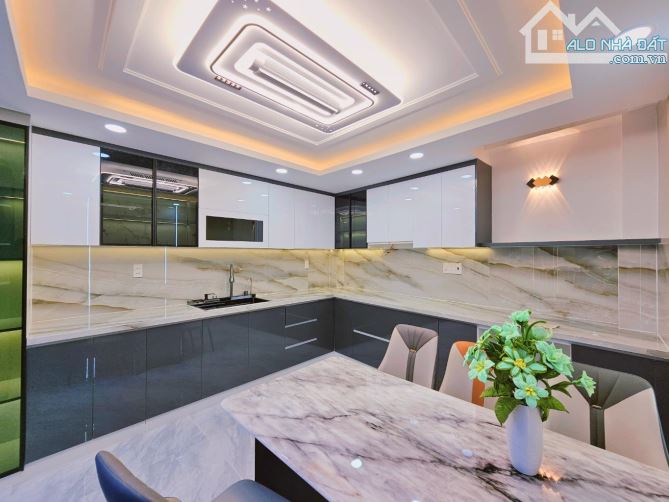 NHÀ ĐẸP HÀNG XÓM EMART, Nguyễn Duy Cung - Gò Vấp - 5 tầng - 3PN,4WC - DT 52m2 - 1