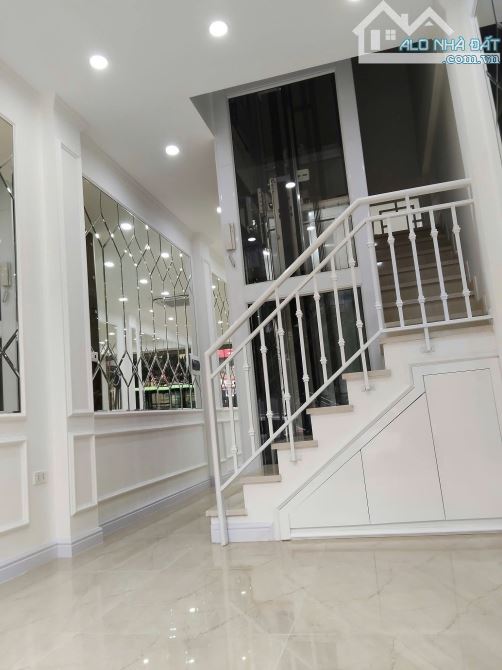 BÁN NHÀ MẶT PHỐ VIP CẦU GIẤY - 2 MẶT TIỀN, 2 VỈA HÈ - THANG MÁY, VỊ TRÍ ĐẮC ĐỊA, SỔ ĐỎ - 1
