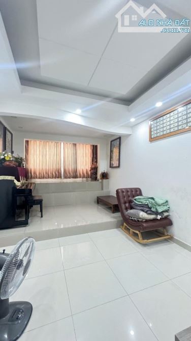 Bán nhà Mặt tiền Nguyễn Cảnh Chân, giao Trần Hưng Đạo, 3,6x12m, 6 Tầng - 4 PN, 12,7 tỷ - 1