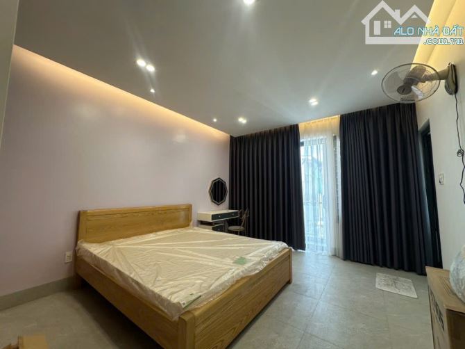 Biệt Thự Mini Ngang Bề Thế Hơn 6,7m - 4 Tầng - 5PN - Hơn 88m2/sàn - 7,68Tỷ TL Tốt - 1