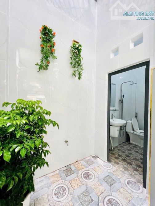 Bán nha đường nguyễn ảnh thủ q12 3 tầng 4x15 sân để oto giá 5.4 tỷ - 1