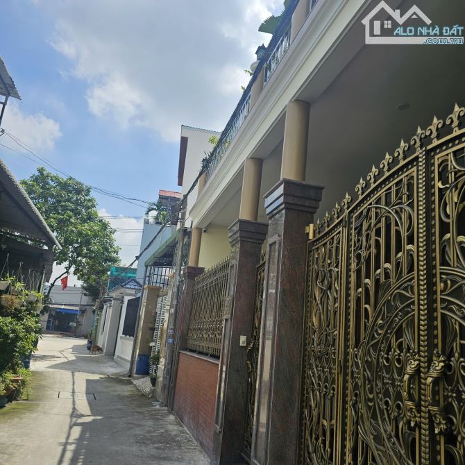 Đông HÒA DỈ AN _ DT: 120M2 NGANG 6M × 30M _ XE HƠI NGỦ TRONG NHÀ _BÁN ĐẤT TẶNG NHÀ CẤP 4 - 1