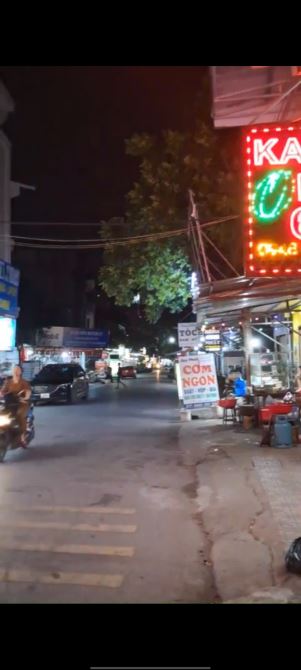 Bán nhà 3 tầng Chợ Núi Móng-Hoàn Sơn-Tiên Du. dt-120m. mt-5m. hướng Tây. giá:9,9 tỷ - 1
