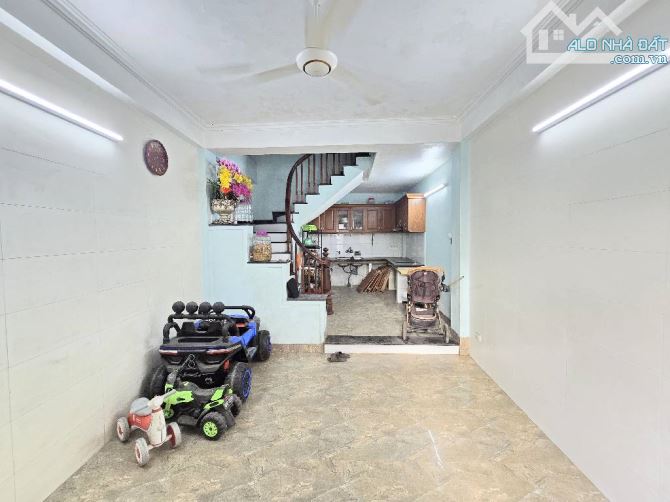 BÁN NHÀ AN DƯƠNG VƯƠNG 38 m2 XÂY 5 TẦNG GIÁ CHỈ 8.5 TỶ - 1