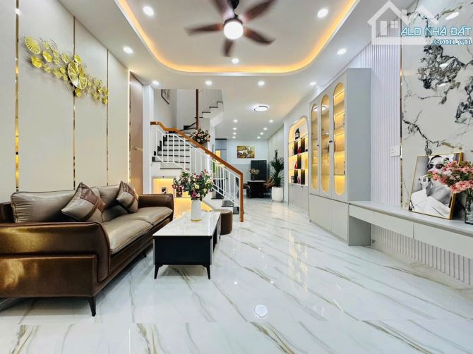 Sang Úc định cư! Bán nhà 57m2 đường Trần Não,Q2 giá 2tỷ950. Gần cầu Sài Gòn. Hẻm 8m. - 1