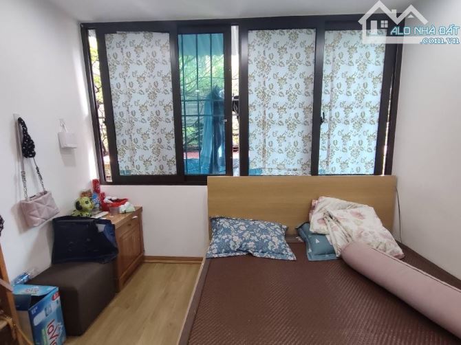 Bán căn hộ tập thể thái hà tt đống đa lô góc hai thoáng ô tô đỗ cầu thang - 1
