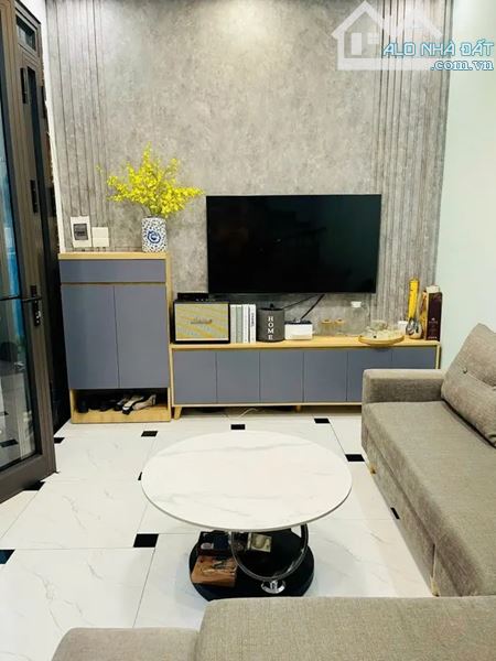 BÁN NHÀ CẦU GIẤY GIÁ 7.1  TỶ, 5 TẦNG, SỔ ĐỎ RIÊNG - NGÕ NÔNG, GẦN MẶT PHỐ NGUYỄN KHANG - 1