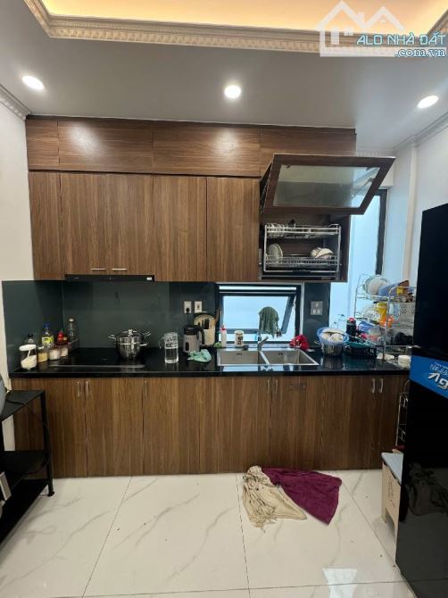 ĐỨC THẮNG _ CỔ NHUẾ  NHÀ MỚI Ở NGAY  DT 50M" 5 TẦNG MT 4M THANG MÁY - 1