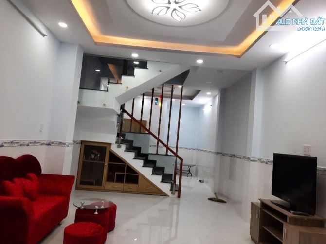 Nhà rộng mới, đường Cống Lở gần Phan Huy Ích, 4.95 tỷ - 1