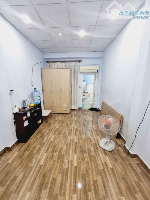 nhà đẹp, quận 3 cần bán gấp. hẻm 62 lý chính thắng quận 3. giá rẻ - 1