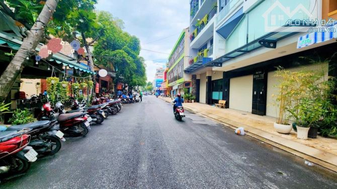 BÁN NHÀ 5 TẦNG  MẶT TIỀN NGUYỄN HẬU - TRƯƠNG VĨNH KÝ - DT:65M2 - NGỘP 7 TỶ - 1