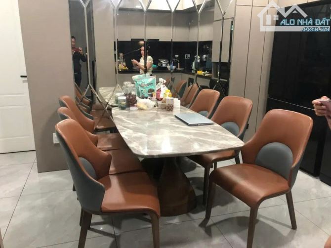 BÁN NHÀ MẶT TIỀN PHỐ THỜI TRANG NGUYỄN TRÃI – QUẬN 5- 5 TẦNG-3,86 × 10m- 22.5 TỶ - 1