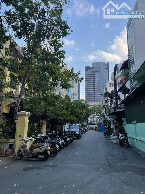Bán gấp khuôn đất 4 Nguyễn Thành Ý, Q.1, 12.5x20m, CN: 238m2, CTXD: H + 7 Tầng, giá 109 tỷ - 1