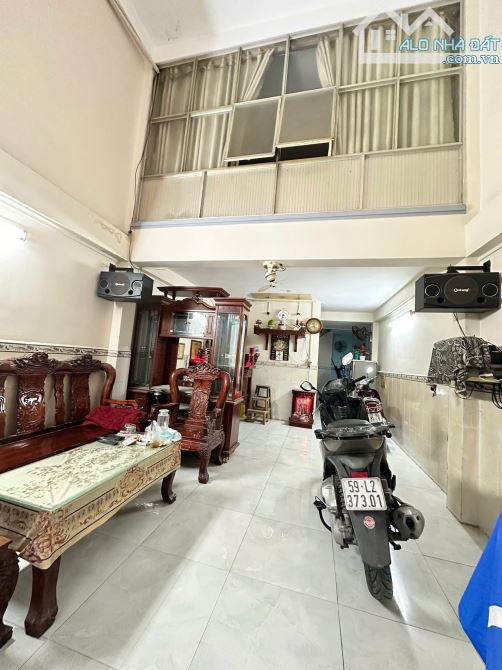 Bán Nhà Hẻm Xe Hơi 8m, Phú Định Quận 8,  DT:4,2*12 - SHR, 4 Lầu, 4PN, Ko QH, Giá 5,2 Tỷ - 1