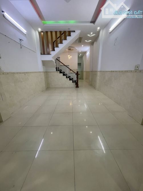 BÁN NHÀ MẶT TIỀN BÙI QUANG LÀ,2 TẦNG,105M2, GIÁ 9,9TỶ - 1