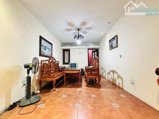 Bán nhà Pháo Đài Láng, 70mx5 tầng, ô tô tránh nhau, giao thông thuận tiện, tiện ích ngtrời - 1