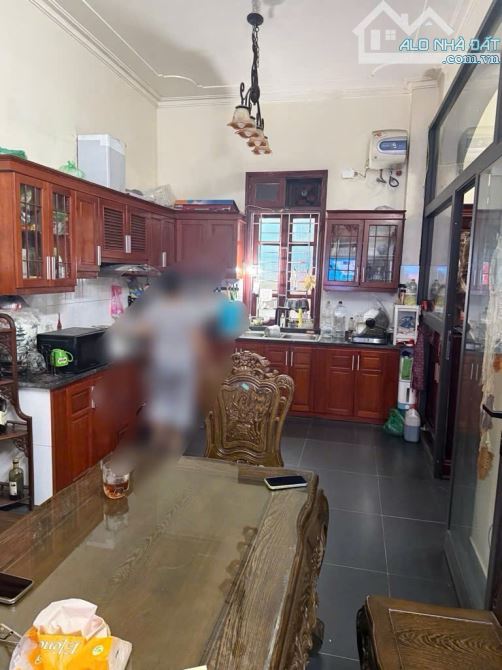 Bán nhà dân xây 4 tầng cách 1 nhà ra phố Ái Mộ, DT 90m giá hơn 27 tỷ - 1