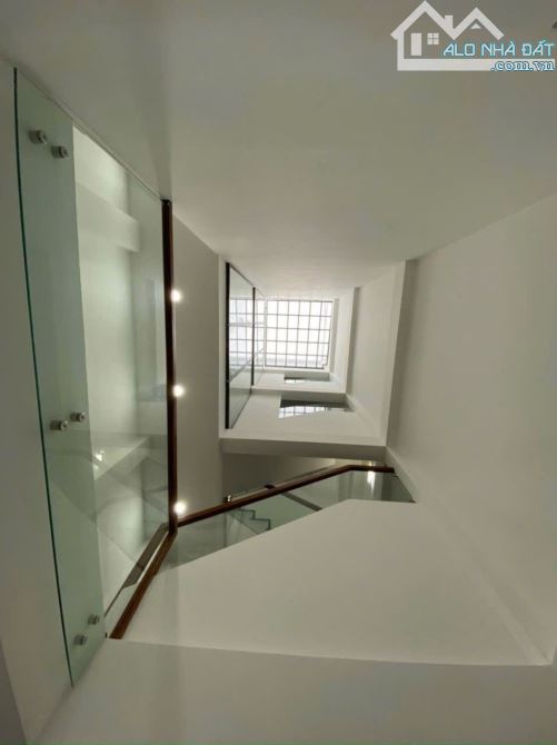 BÁN NHÀ QUẬN 1, 4 TẦNG, 37M2, 8,8 TỶ, NGUYỄN THỊ MINH KHAI, P. BẾN THÀNH - 1