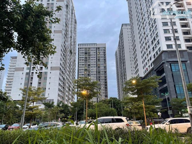 Cần bán căn chung cư Ngoại giao đoàn, DT 121m2:3PN, 2VS, full NTCC, tầng trung.Gia 12,6 tỷ - 1