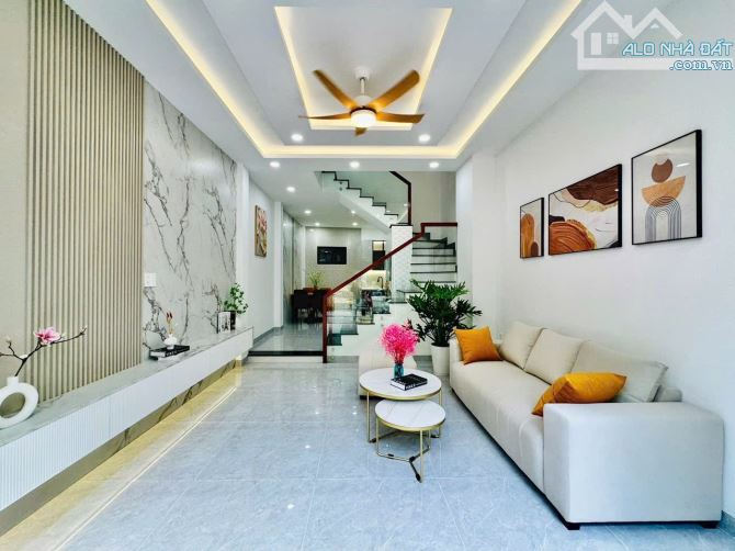 Chính chủ bán nhà 44m2 xây 3 tầng Lạc Long Quân,Tân Bình giá 2tỷ880.Gần chợ Tân Bình. - 1