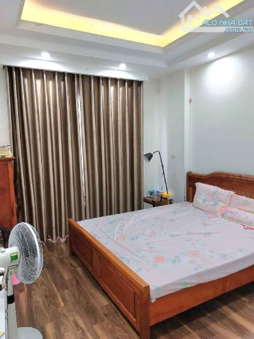 Bán nhà Bát Khối Long Biên, 41m, 4 tầng, ô tô đỗ cổng, giá chỉ 7.2 tỷ, - 1