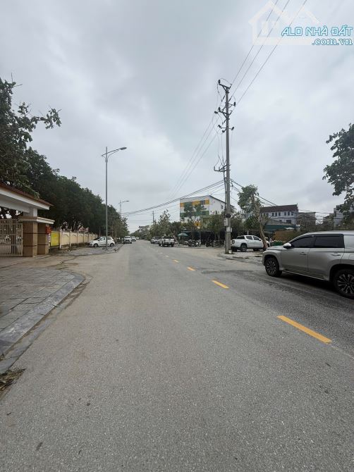 Bán 150m2 và 300m2 đất đẹp mặt đường Hàn Quốc - Quán Bàu - 1