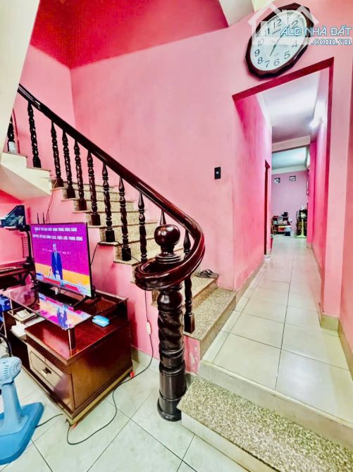 Bán nhà 1 trệt 2 lầu sổ riêng thổ cư p. Thống Nhất - 1