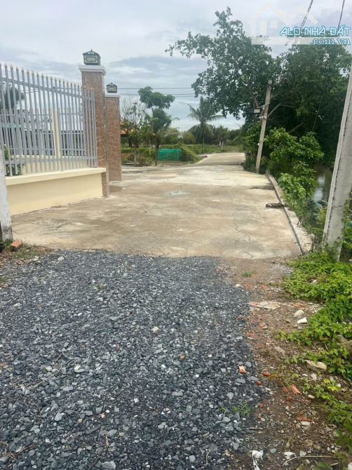 LÔ ĐẤT 10x48,5=485m2 GIÁ 2 TỶ 600,ĐỐI DIỆN CỔNG E-CITY TÂN ĐỨC ,CÔNG CHỨNG NGAY - 1