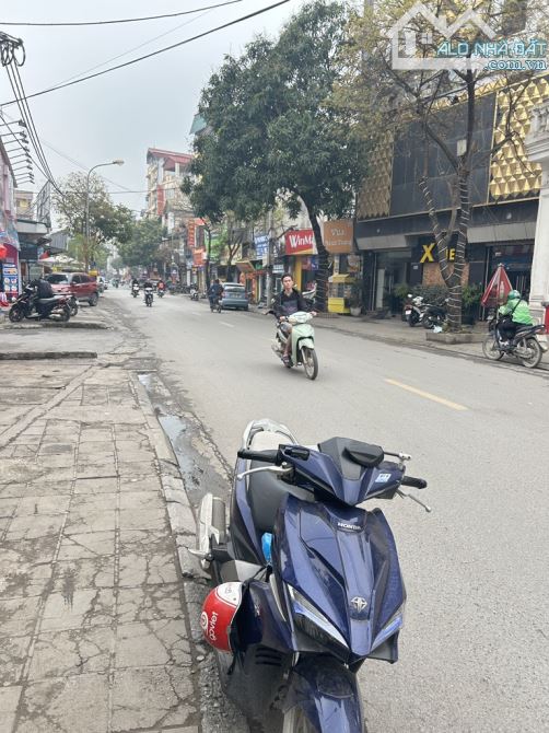 🚗 Mặt Phố Trâu Quỳ - Vỉa Hè Kinh doanh - Vị Trí Đẹp Nhất Thị Trấn- Kinh Doanh cho Thuê - 1