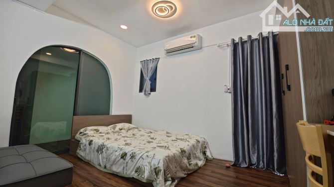 Bán nhà Lê Thị Riêng Quận 1,102m2 ngang 6m, 4 Tầng BTCT 10PN 10WC dòng tiền 17 tỷ hơn TL - 1