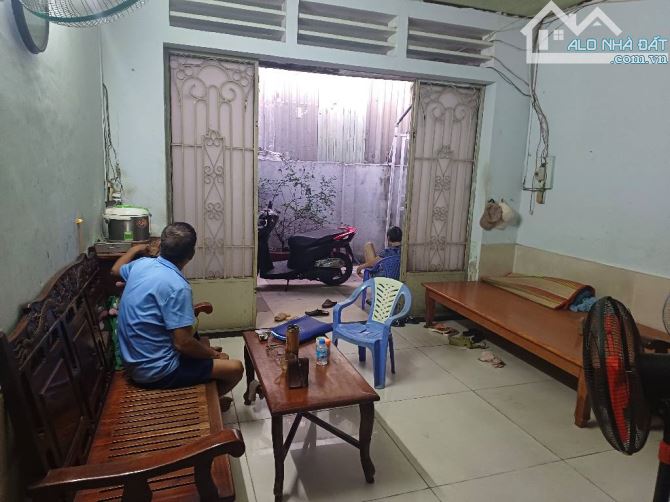 Bao đầu tư, giá rẻ, nhà cấp 4 diện tích lớn 8,5m x21m. Trần Xuân Soạn, Q7. Chỉ 51 triệu/m2 - 1