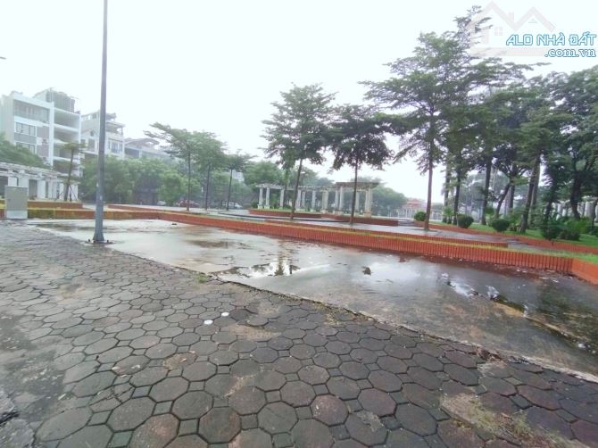 Bán nhà Phố Kẻ Tạnh -  Giang Biên, 91m2 - 4.2m,  ôtô tránh đỗ, giá chào 16.9 tỷ - 1