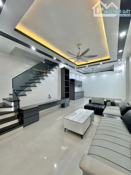 BÁN NHÀ ĐẸP 3.05 TỶ 3 TẦNG 58M2 ( ĐÔNG NAM) NGÕ TRƯỜNG CHINH - 1
