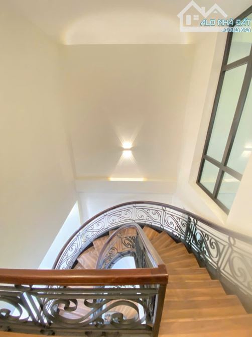 Siêu phẩm góc 2 MT đường XVNT, Bình Thạnh - 8 X 20 - 4 Tầng - HĐT: 90 triệu/th - 35 Tỷ - 1